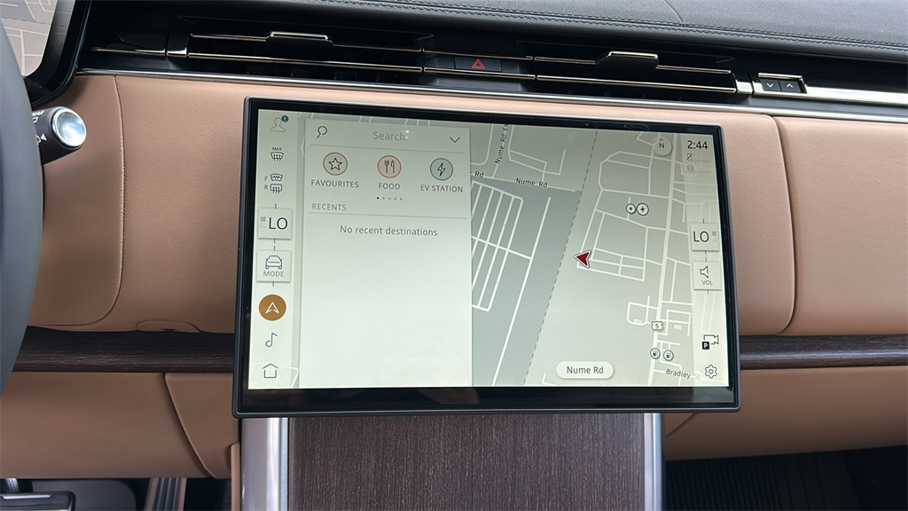 new 2025 Land Rover Range Rover Plug-In Hybrid car, priced at $136,655