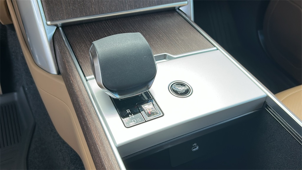 new 2025 Land Rover Range Rover Plug-In Hybrid car, priced at $136,655