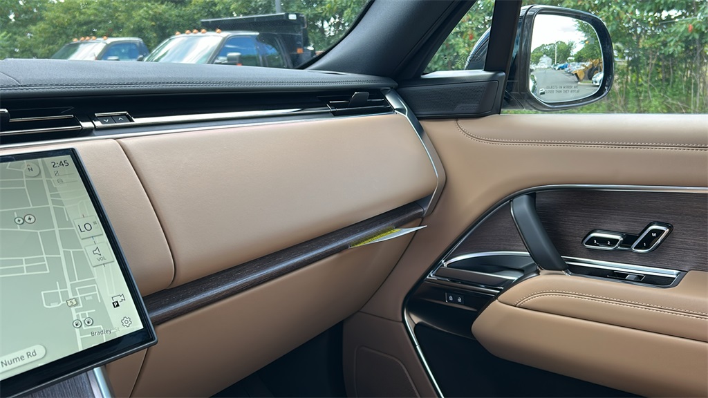 new 2025 Land Rover Range Rover Plug-In Hybrid car, priced at $136,655