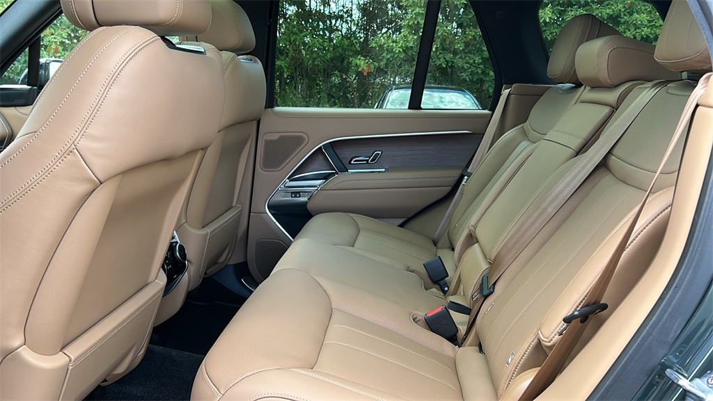 new 2025 Land Rover Range Rover Plug-In Hybrid car, priced at $136,655