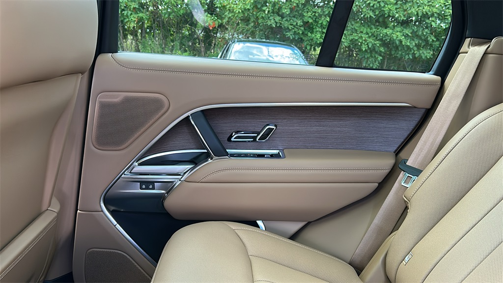 new 2025 Land Rover Range Rover Plug-In Hybrid car, priced at $136,655