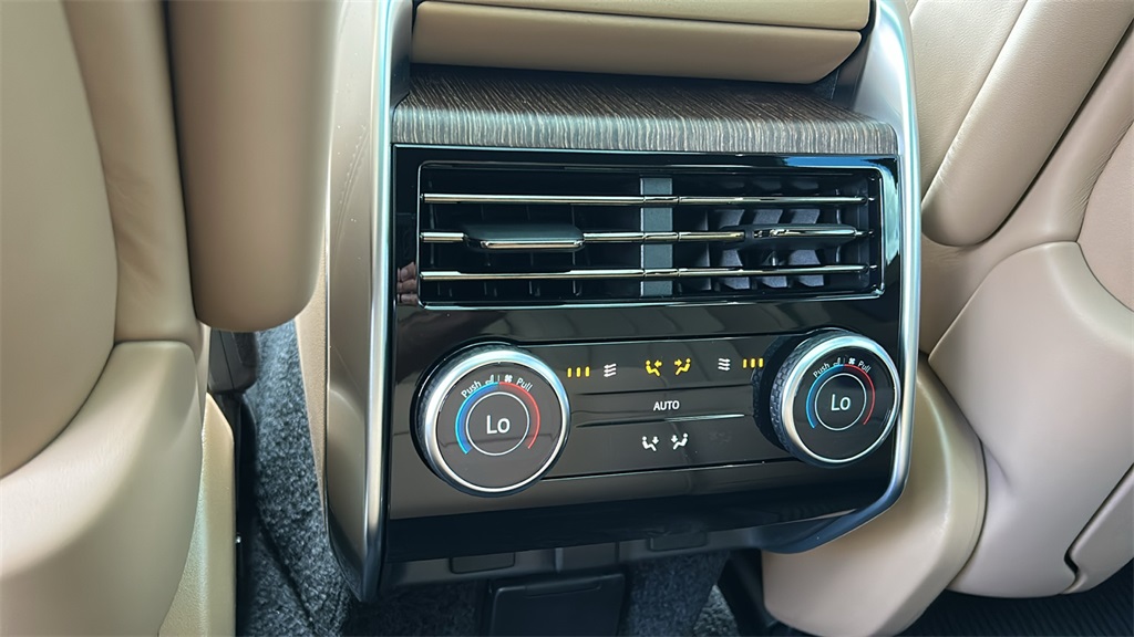 new 2025 Land Rover Range Rover Plug-In Hybrid car, priced at $136,655