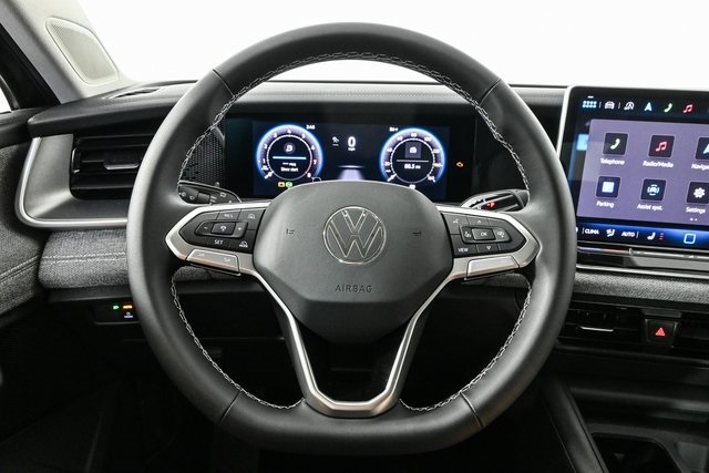 new 2025 Volkswagen Tiguan car, priced at $32,801