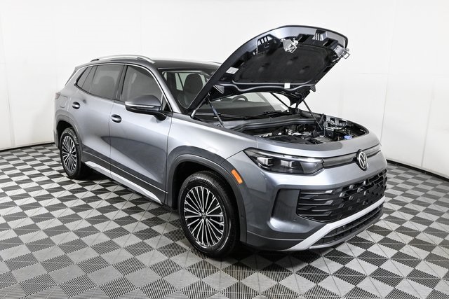 new 2025 Volkswagen Tiguan car, priced at $32,801