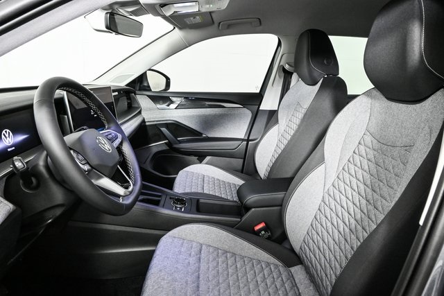 new 2025 Volkswagen Tiguan car, priced at $32,801