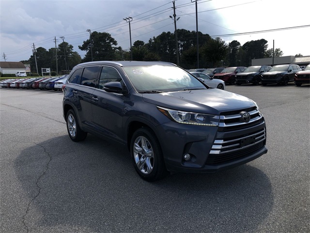 used 2018 Toyota Highlander car, priced at $22,987