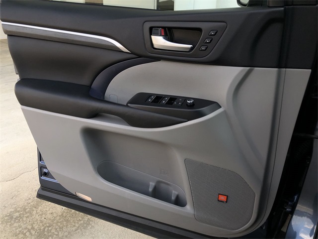 used 2018 Toyota Highlander car, priced at $22,987