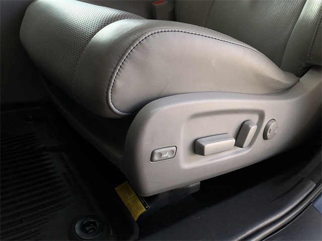 used 2018 Toyota Highlander car, priced at $22,987