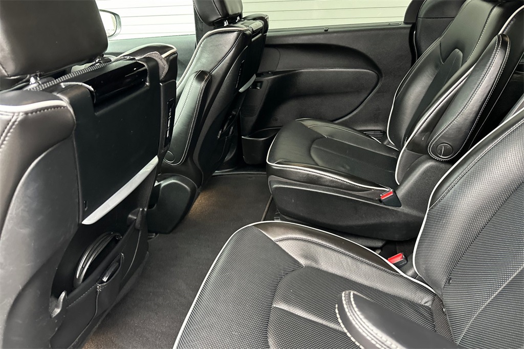 used 2021 Chrysler Pacifica Hybrid car, priced at $29,925