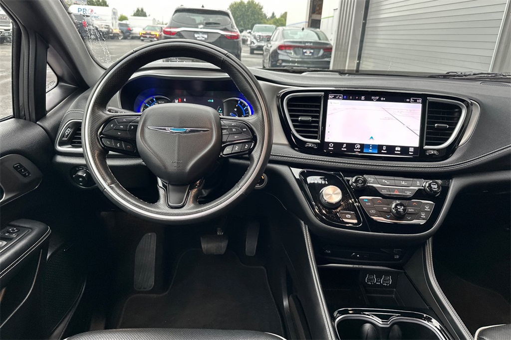 used 2021 Chrysler Pacifica Hybrid car, priced at $29,925