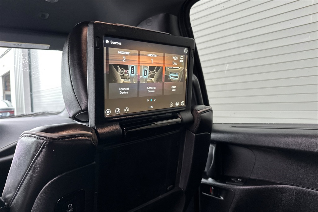 used 2021 Chrysler Pacifica Hybrid car, priced at $29,925