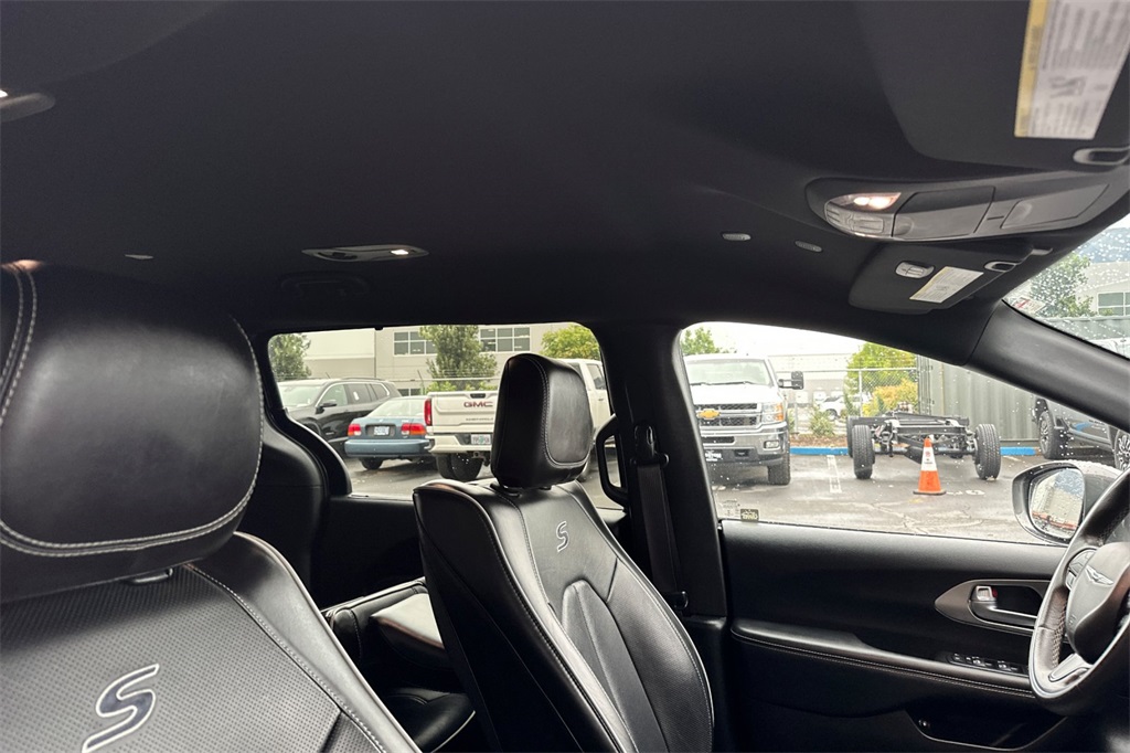 used 2021 Chrysler Pacifica Hybrid car, priced at $29,925