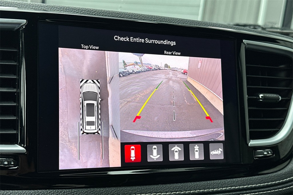 used 2021 Chrysler Pacifica Hybrid car, priced at $29,925