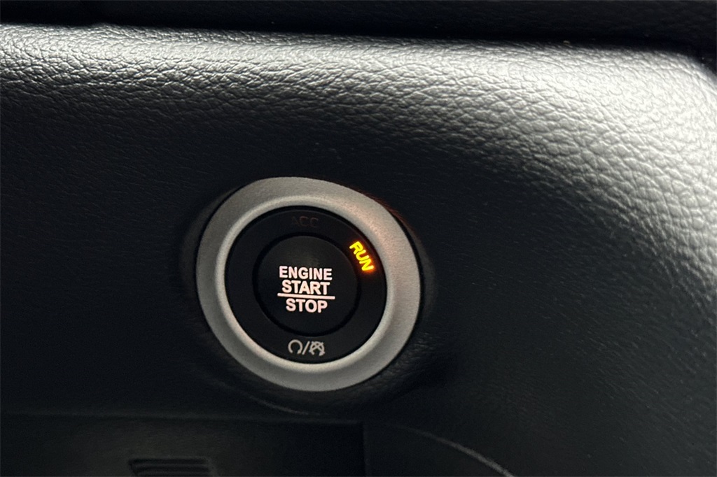 used 2021 Chrysler Pacifica Hybrid car, priced at $29,925
