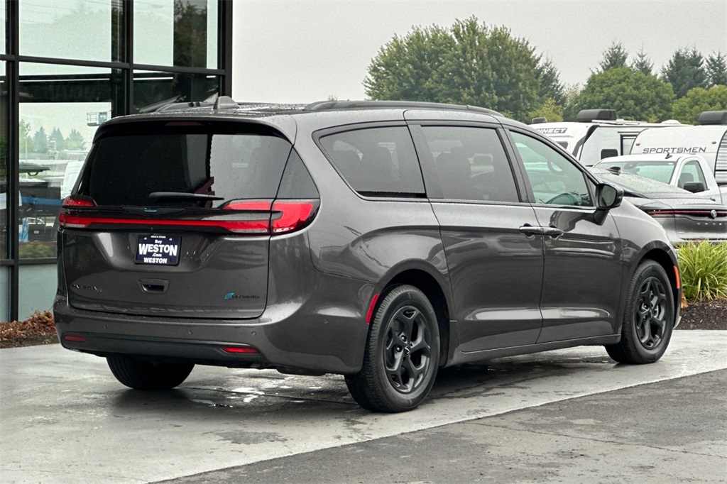 used 2021 Chrysler Pacifica Hybrid car, priced at $29,925