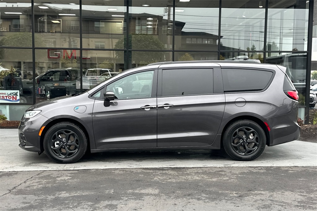 used 2021 Chrysler Pacifica Hybrid car, priced at $29,925