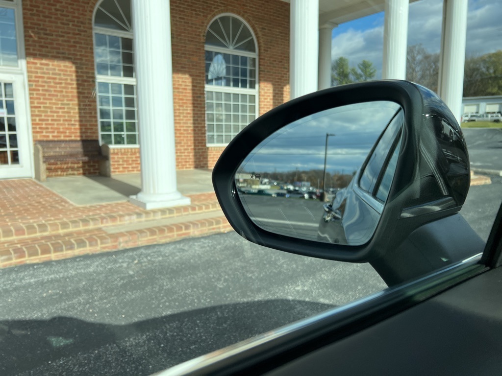 used 2022 Buick Envision car, priced at $29,900