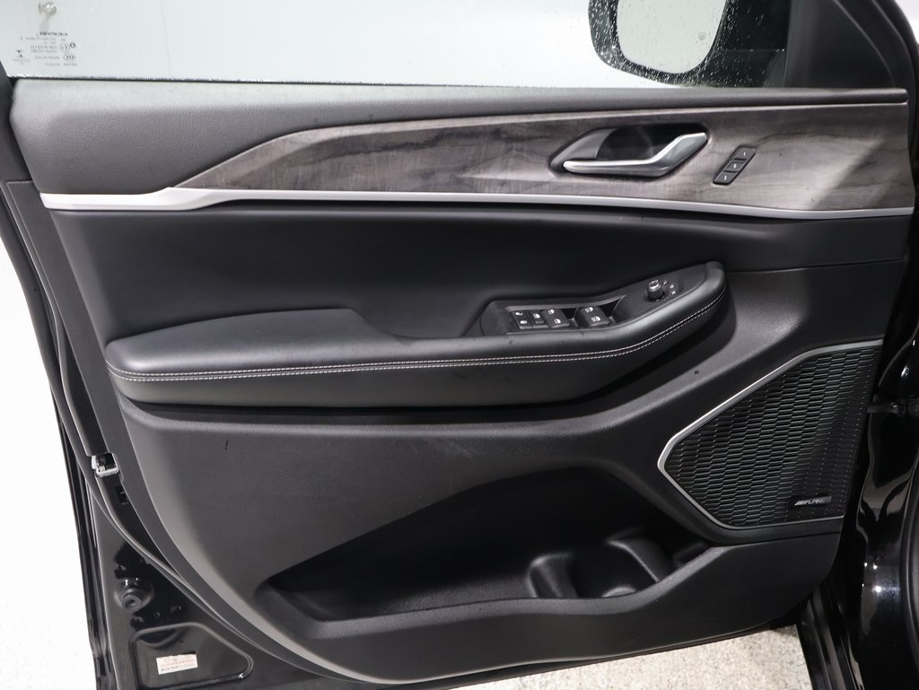 used 2022 Jeep Grand Cherokee car, priced at $27,500