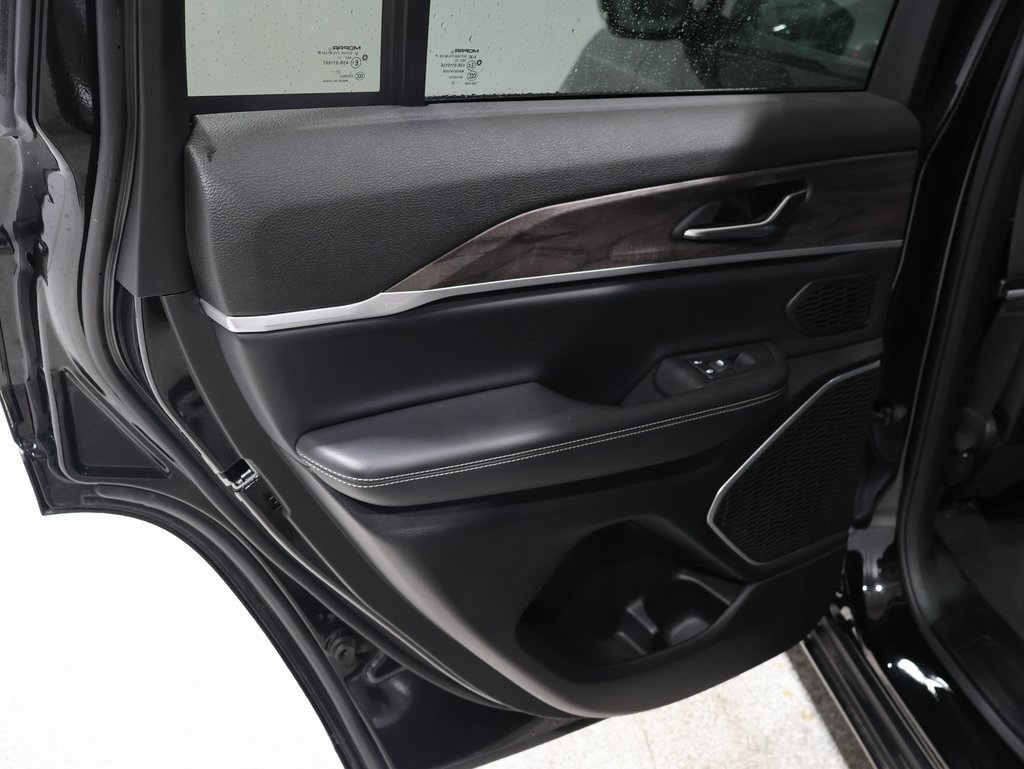 used 2022 Jeep Grand Cherokee car, priced at $27,500