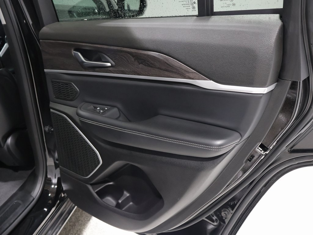 used 2022 Jeep Grand Cherokee car, priced at $27,500