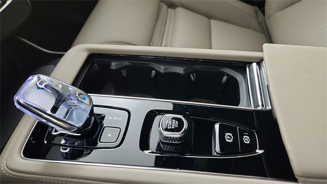 new 2026 Volvo XC90 car, priced at $76,020