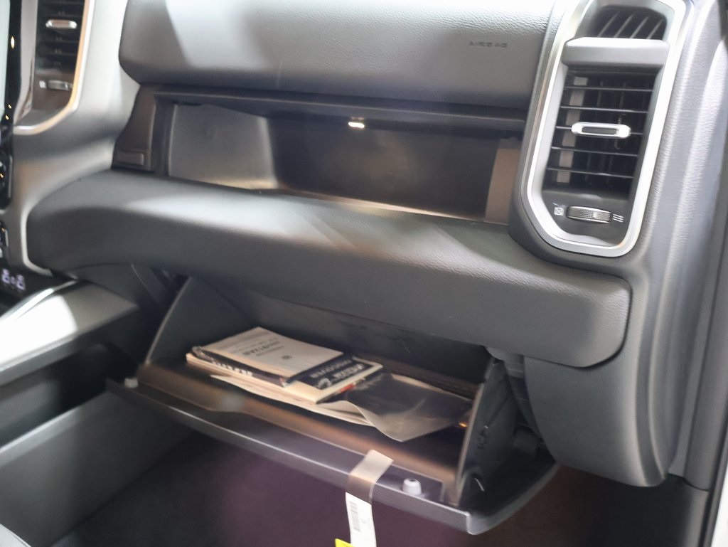 new 2025 Ram 1500 car, priced at $47,923