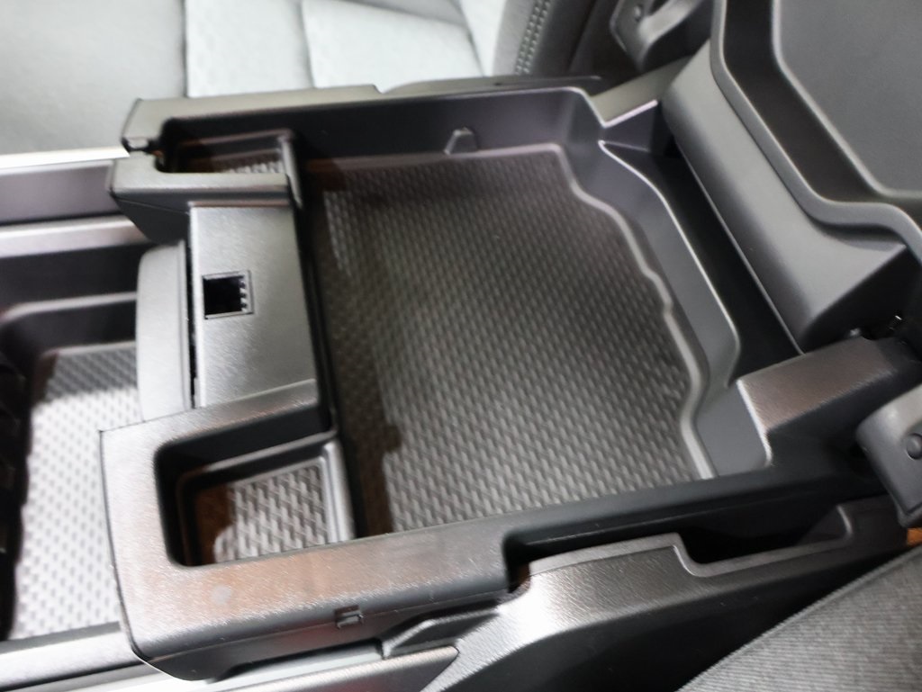 new 2025 Ram 1500 car, priced at $47,923