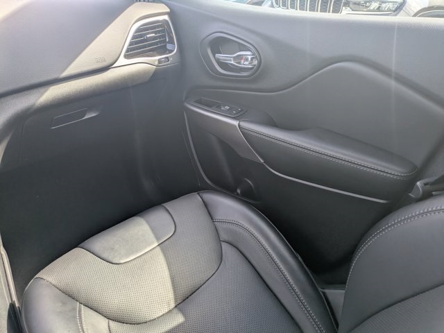 used 2022 Jeep Cherokee car, priced at $25,991