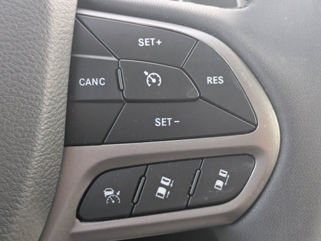 used 2022 Jeep Cherokee car, priced at $25,991