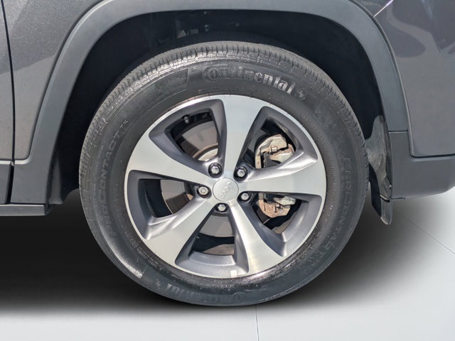 used 2022 Jeep Cherokee car, priced at $25,991