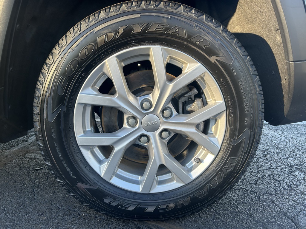 used 2023 Jeep Grand Cherokee L car, priced at $26,774