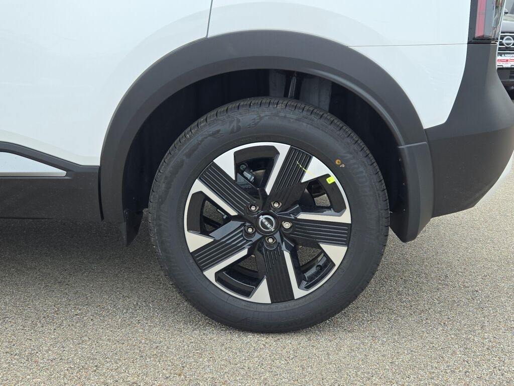 new 2025 Nissan Kicks car, priced at $27,180
