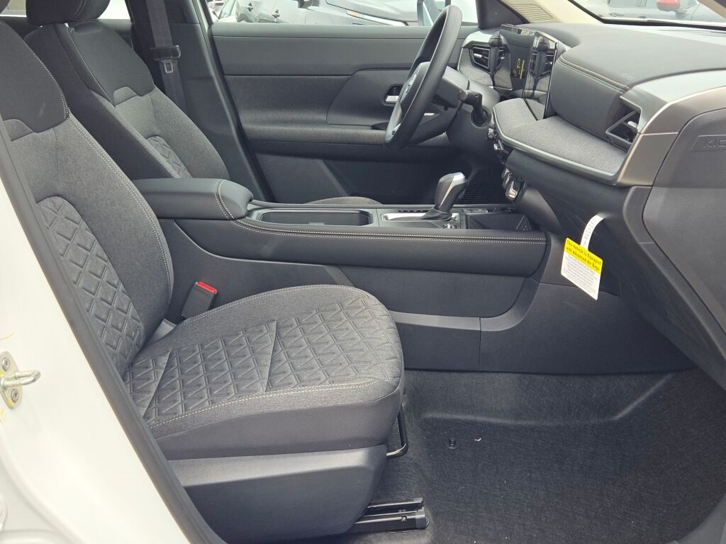 new 2025 Nissan Kicks car, priced at $27,180