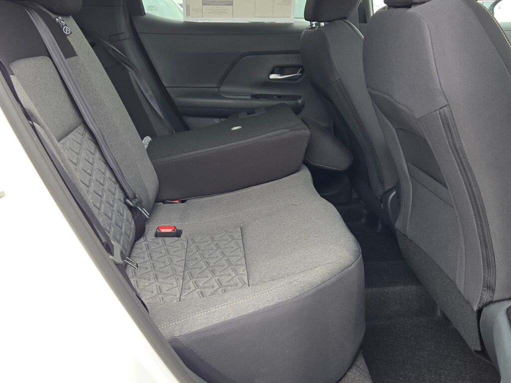 new 2025 Nissan Kicks car, priced at $27,180