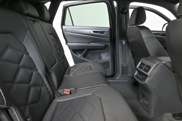 new 2025 Volkswagen Atlas Cross Sport car, priced at $40,601