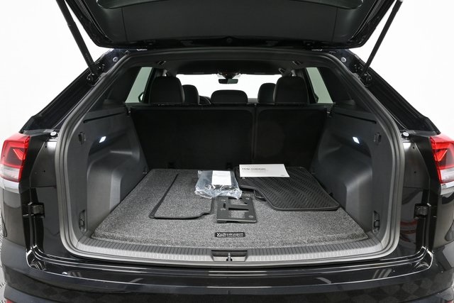 new 2025 Volkswagen Atlas Cross Sport car, priced at $40,601