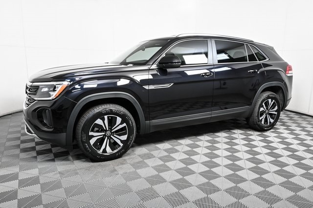 new 2025 Volkswagen Atlas Cross Sport car, priced at $40,601