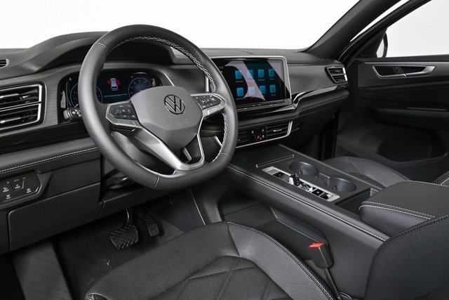 new 2025 Volkswagen Atlas Cross Sport car, priced at $40,601