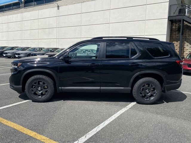 new 2025 Honda Pilot car, priced at $47,653