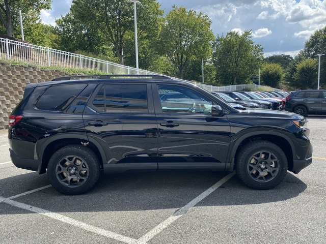 new 2025 Honda Pilot car, priced at $47,653