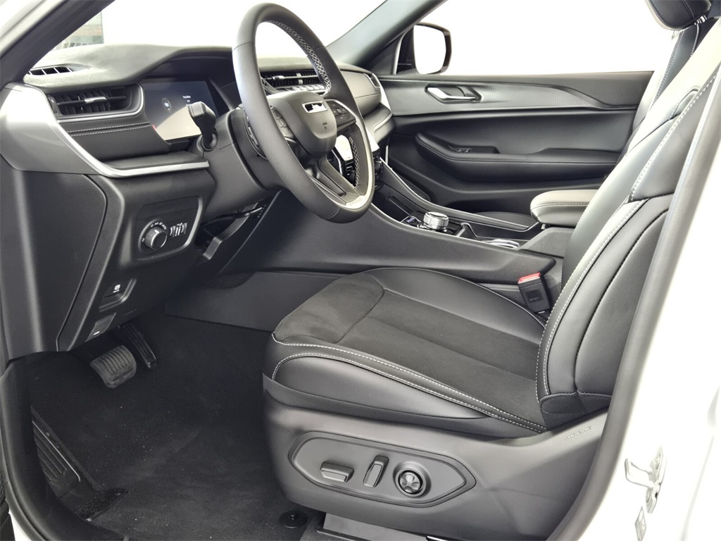 new 2025 Jeep Grand Cherokee L car, priced at $36,780