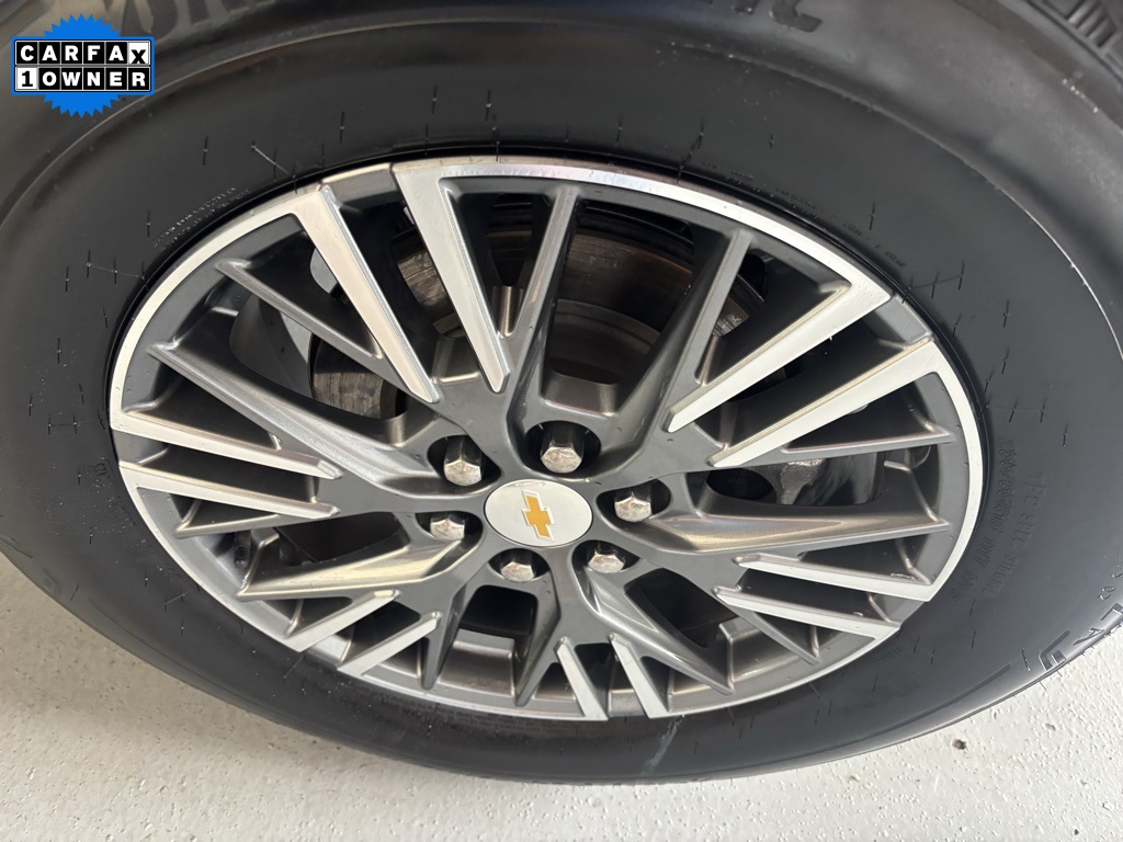 used 2024 Chevrolet Traverse car, priced at $37,842