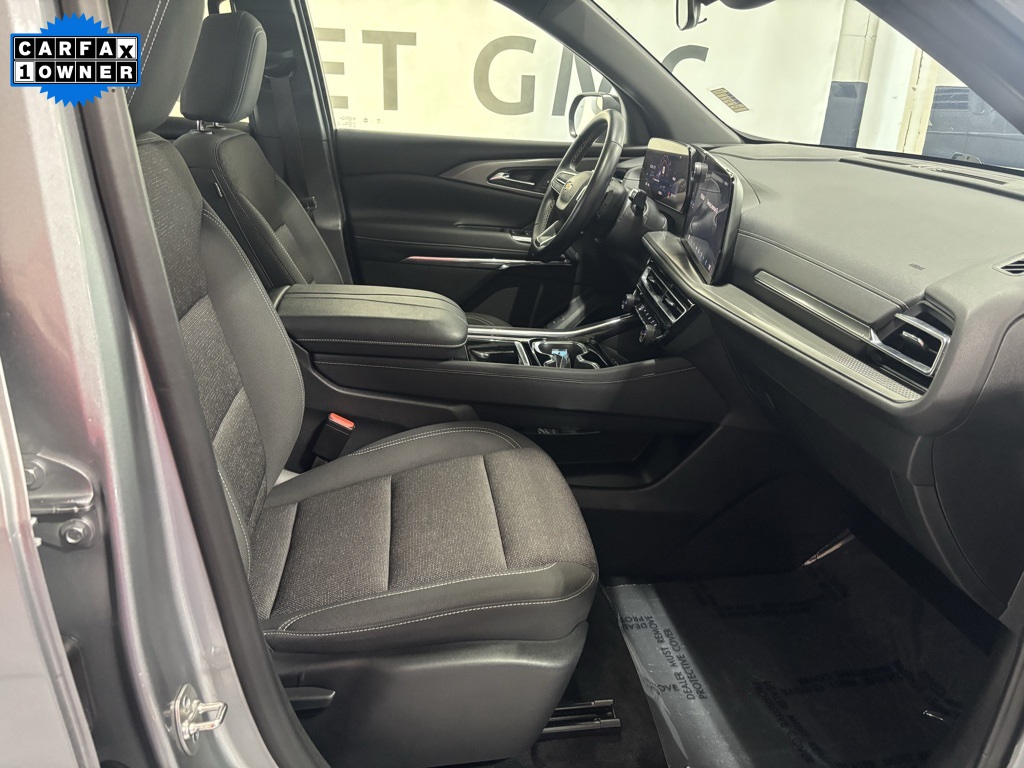 used 2024 Chevrolet Traverse car, priced at $37,842