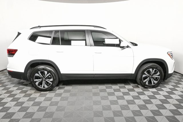 new 2026 Volkswagen Atlas car, priced at $43,347
