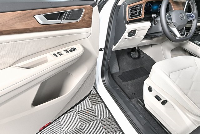 new 2026 Volkswagen Atlas car, priced at $43,347