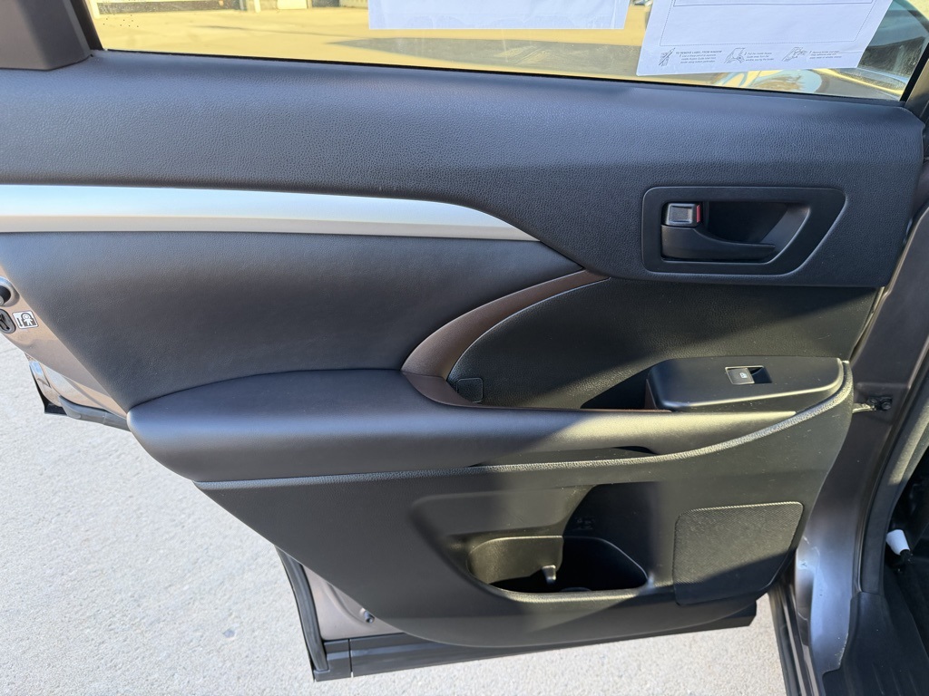 used 2016 Toyota Highlander car, priced at $19,503