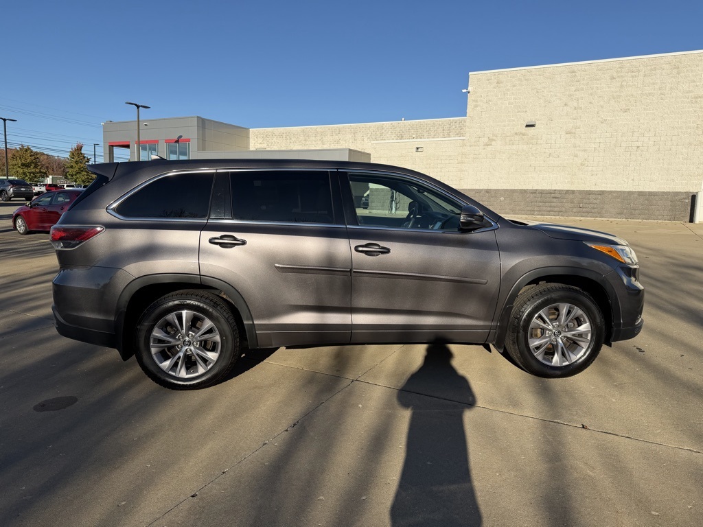 used 2016 Toyota Highlander car, priced at $19,503