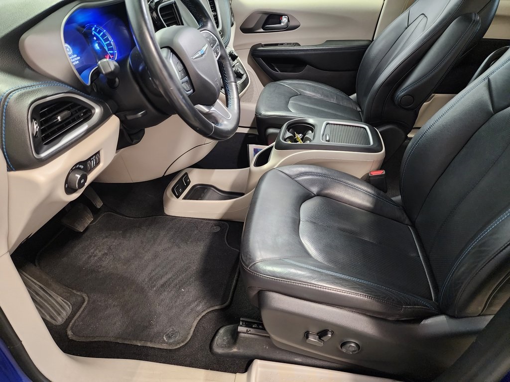 used 2021 Chrysler Pacifica Hybrid car, priced at $18,880