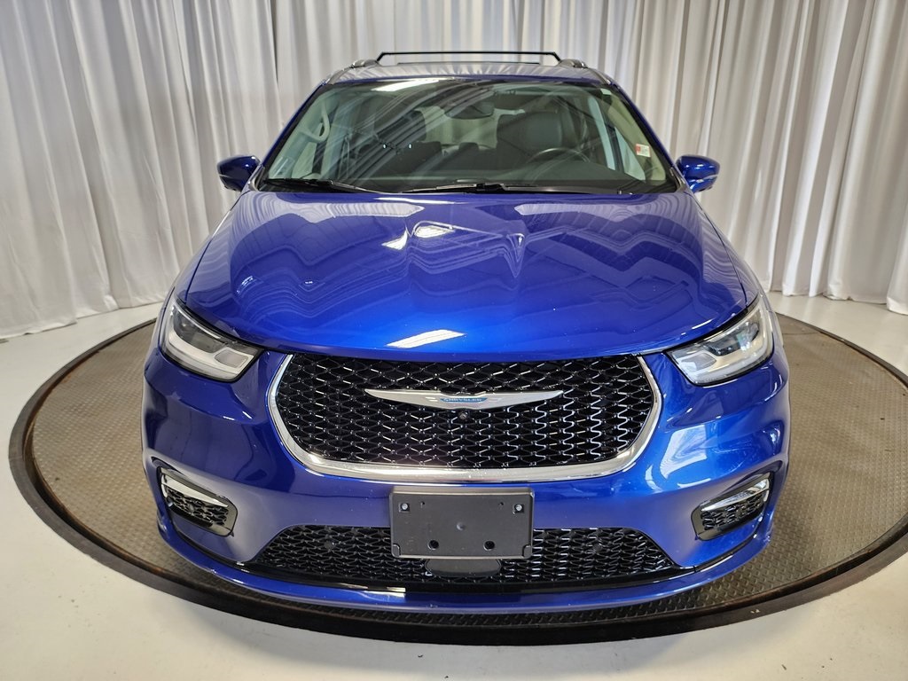 used 2021 Chrysler Pacifica Hybrid car, priced at $18,880