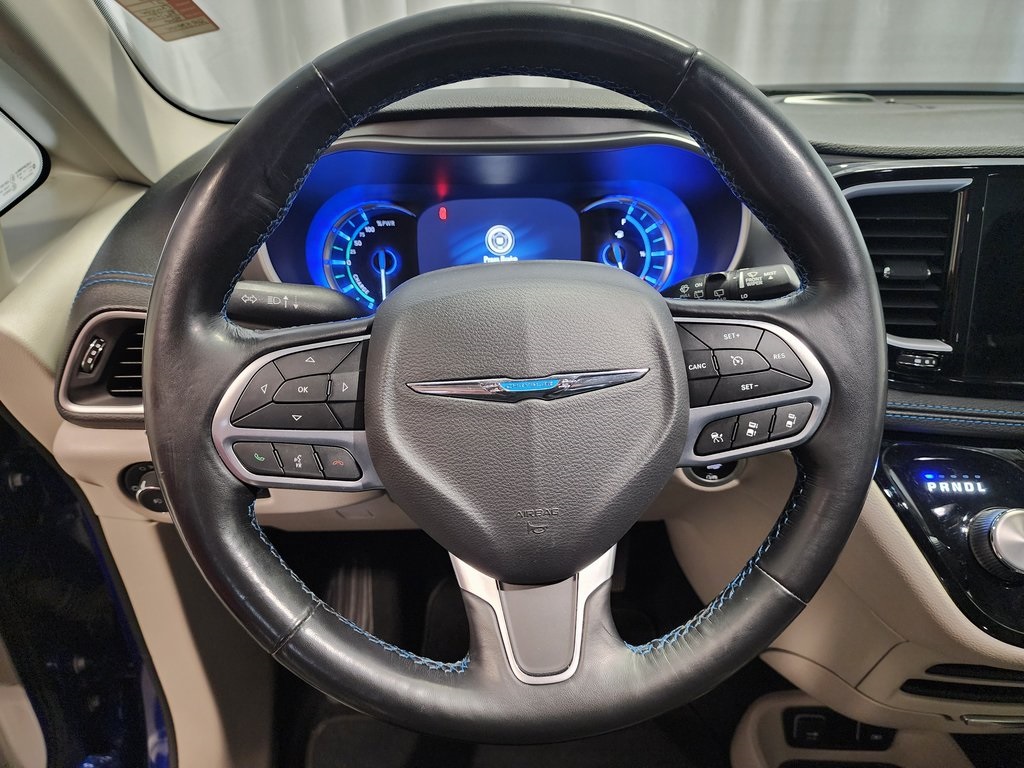 used 2021 Chrysler Pacifica Hybrid car, priced at $18,880
